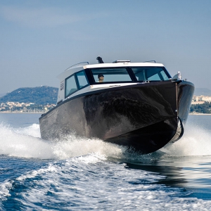 Aliskaf speedy boat, ideal for sea transfers in Croatia